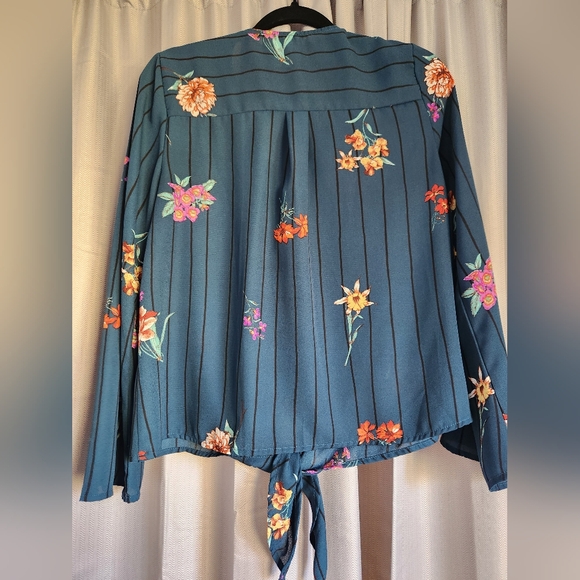 Striped Floral Blouse - Picture 3 of 5